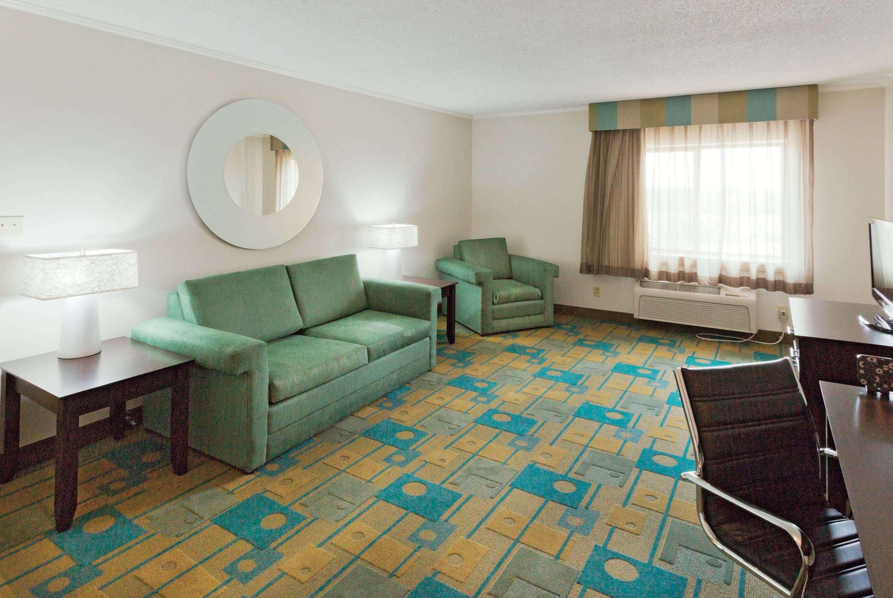 Baymont By Wyndham Meridian Extérieur photo