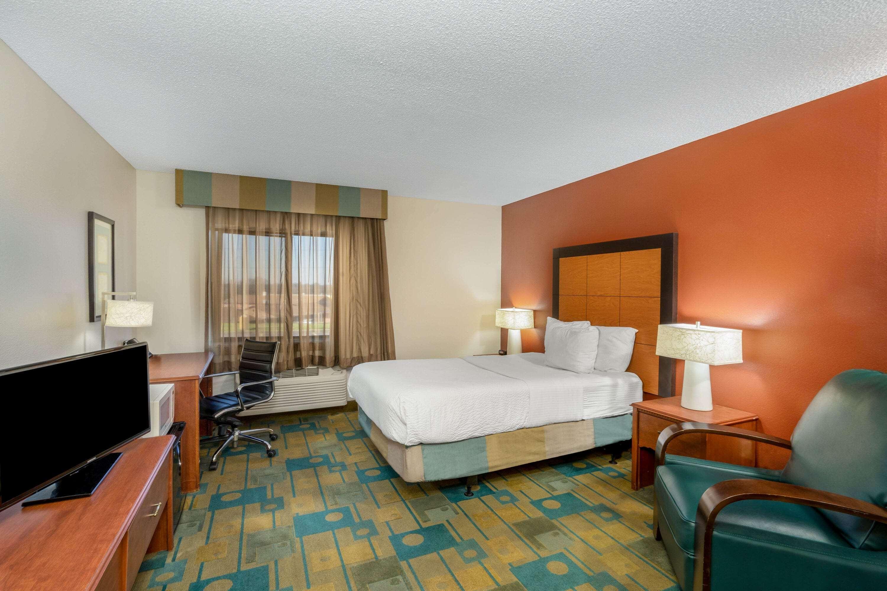 Baymont By Wyndham Meridian Extérieur photo