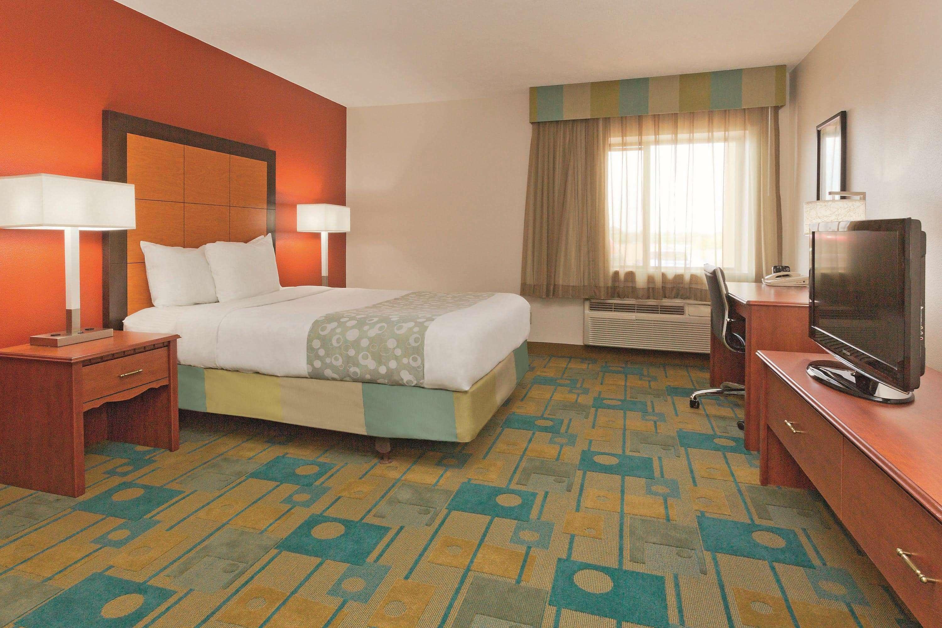 Baymont By Wyndham Meridian Extérieur photo