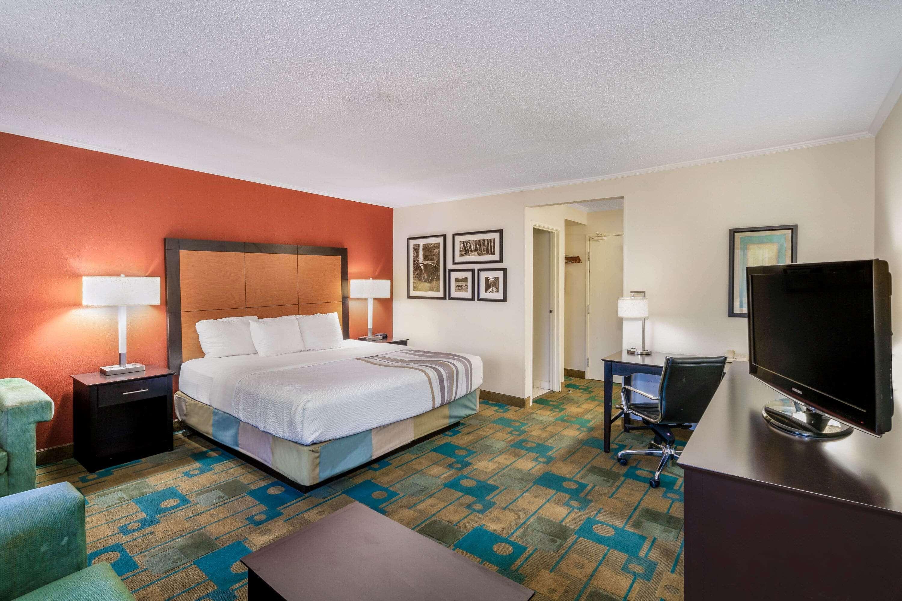 Baymont By Wyndham Meridian Extérieur photo