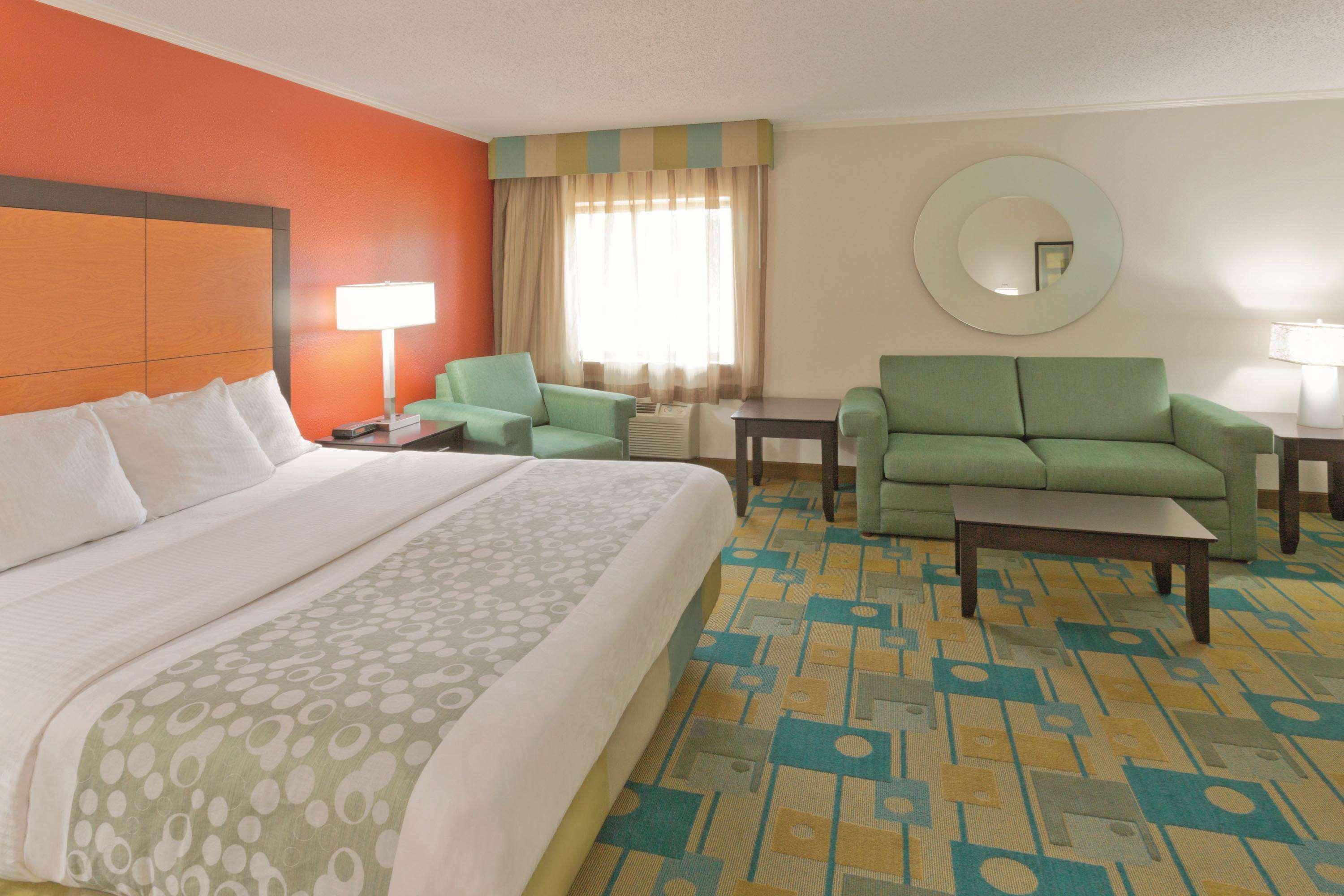 Baymont By Wyndham Meridian Extérieur photo