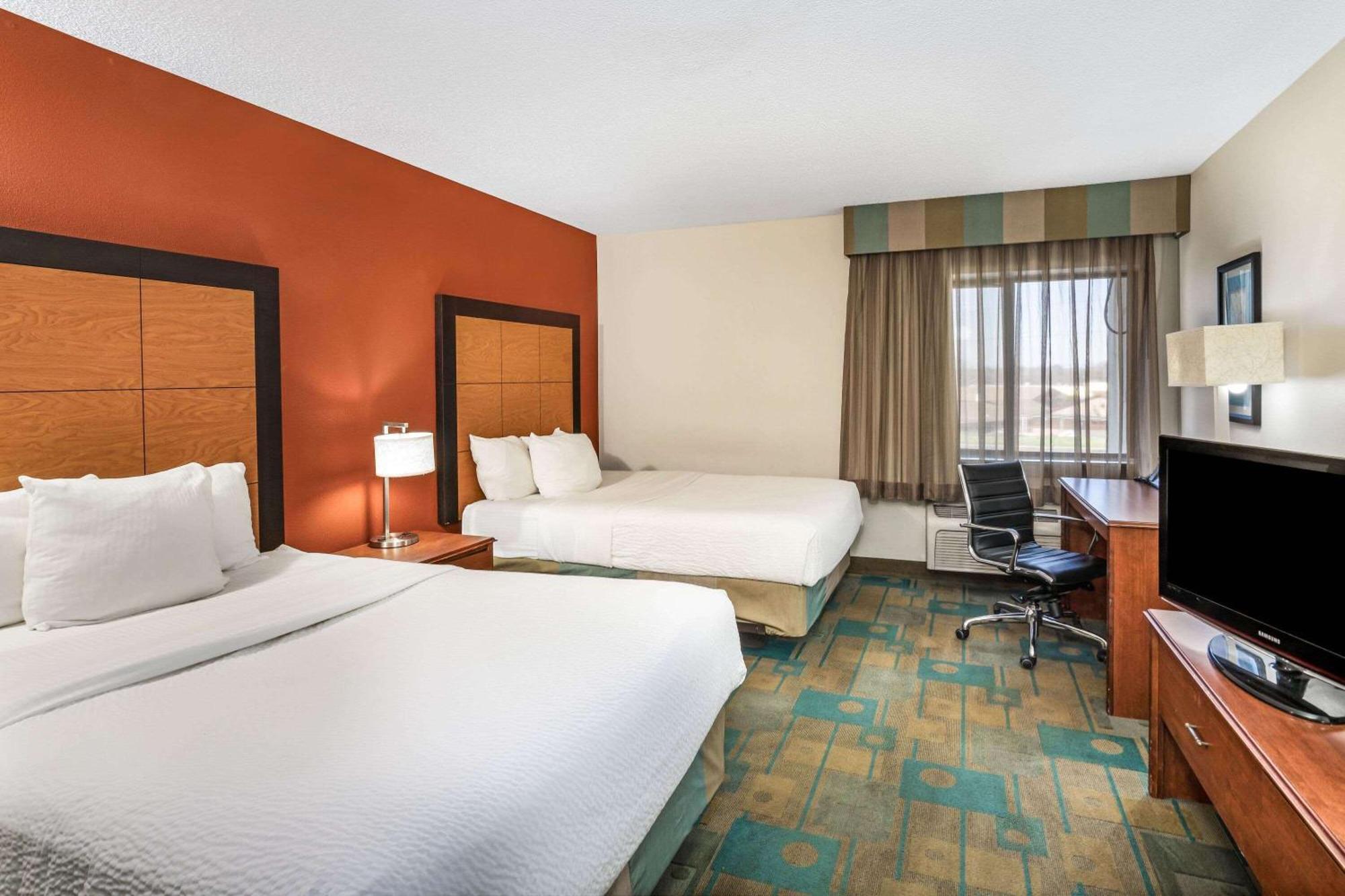 Baymont By Wyndham Meridian Extérieur photo