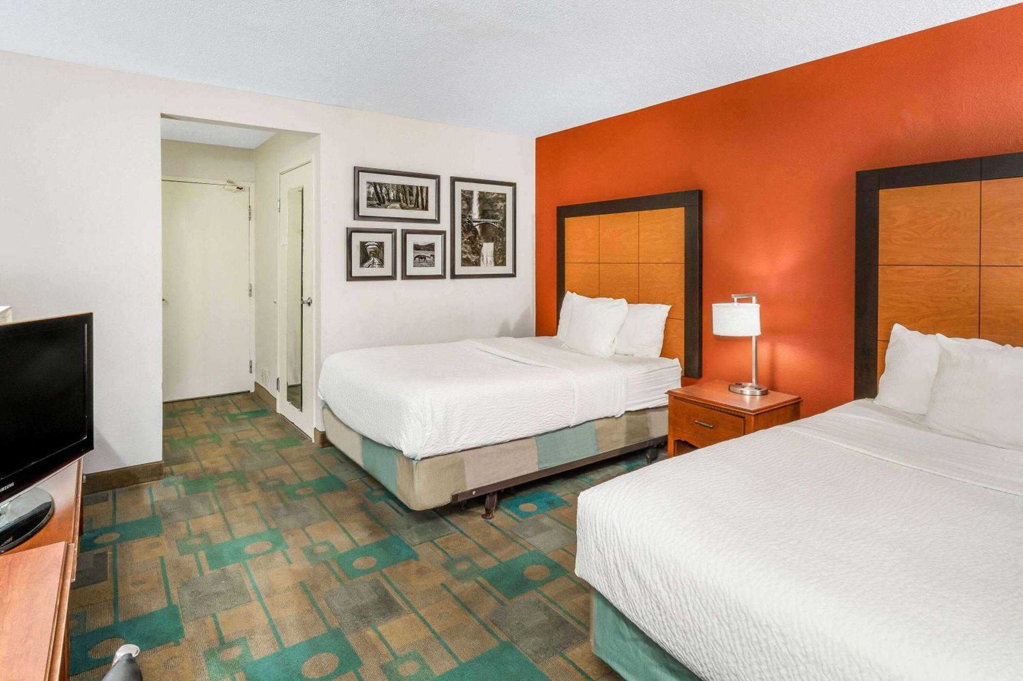 Baymont By Wyndham Meridian Extérieur photo