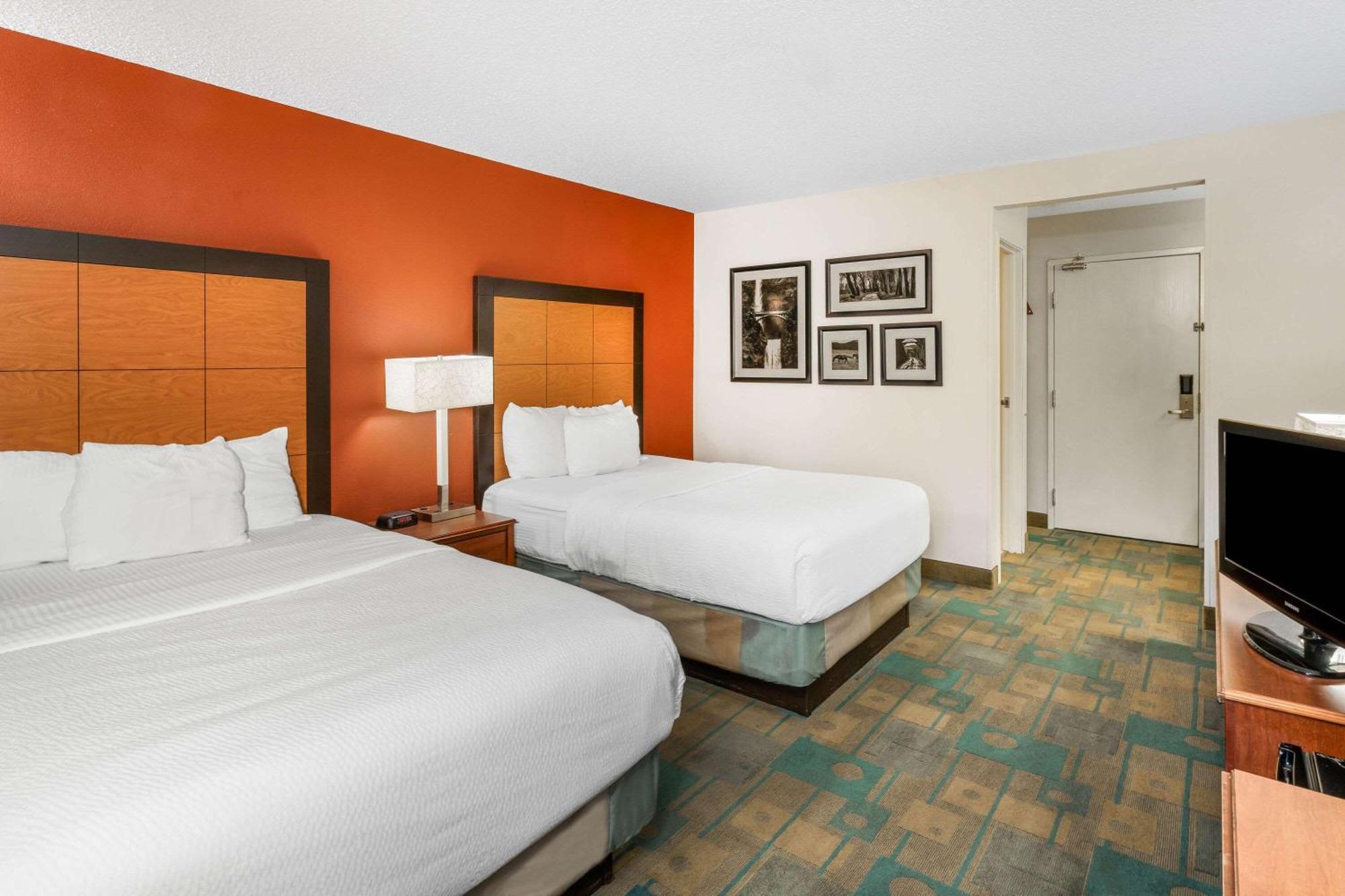 Baymont By Wyndham Meridian Extérieur photo