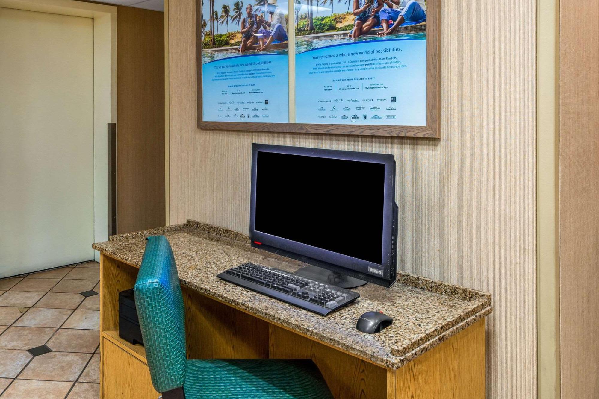 Baymont By Wyndham Meridian Extérieur photo